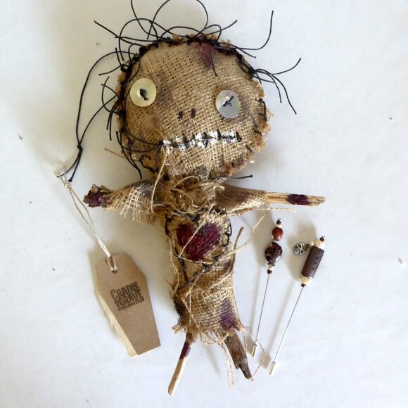 NEW CRADLE TO GRAVE CURIOSITIES HANDCRAFTED VOODOO DOLL PROP ODDITY - Picture 1 of 8